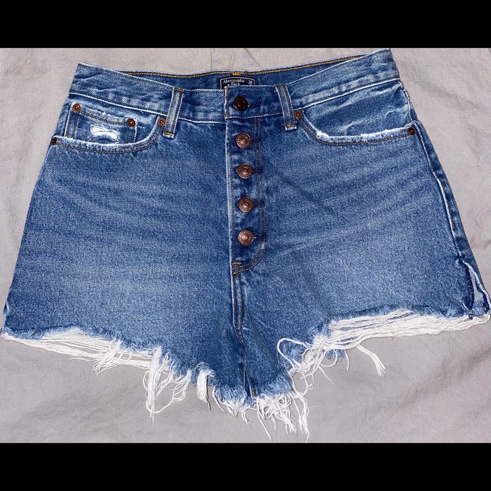 Abercrombie and Fitch high rise short